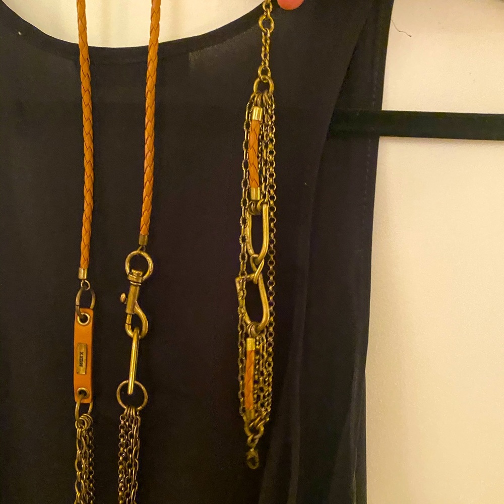 Necklace and bracelet set